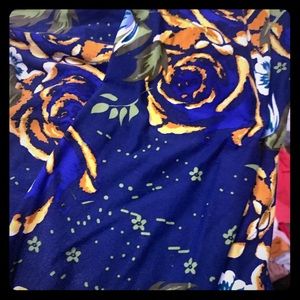 LuLaRoe TC ‘Beauty and the Beast’ Rose leggings